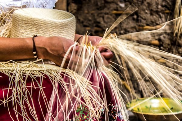 Artesanías de Cuenca - Sombrero de Paja Toquilla